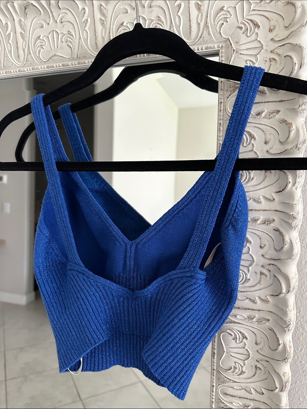 FARM Rio Cropped Lurex V-Neck Tank - Picture 2 of 6